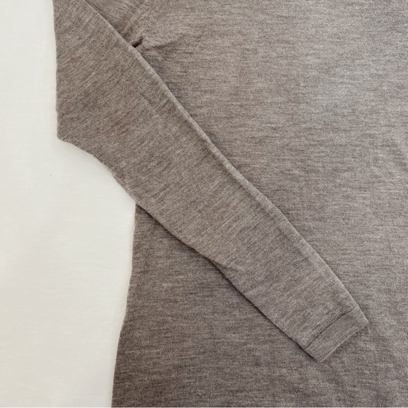 Charlotte Brody Perfect Crewneck Cashmere Sweater - Picture 4 of 11